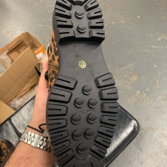 Women’s Lace Up Chunky Sole Ankle Boot in Leopard Faux Suede - Picture 9 of 15